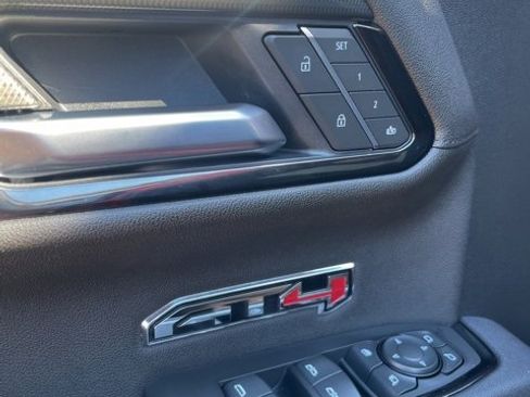 Used 2025 GMC Sierra 1500 AT4 w/ AT4 Premium Package image 12