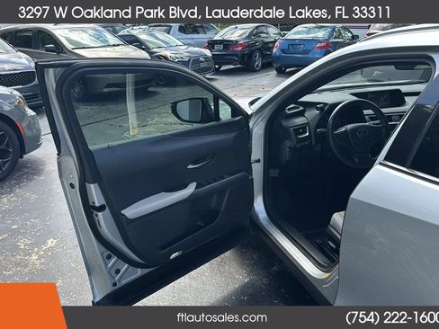 Used 2019 Lexus UX 200 w/ Premium Package FWD image 17