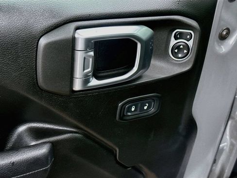 Used 2023 Jeep Wrangler Unlimited w/ Sun & Screen Package AWD/4WD image 19