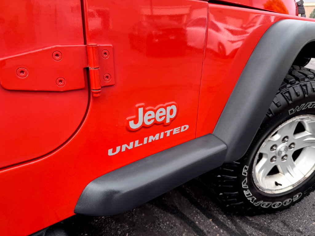 Used 2005 Jeep Wrangler Unlimited w/ Premium Audio Group AWD/4WD image 6