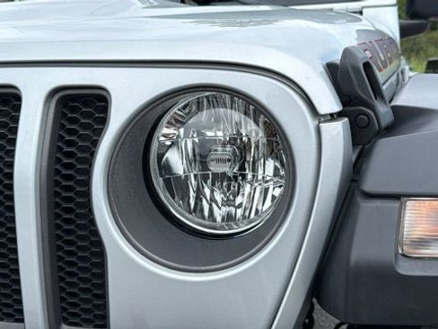 Certified 2022 Jeep Wrangler Unlimited Rubicon AWD/4WD image 9