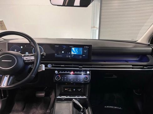 Used 2025 Hyundai Tucson Limited image 20