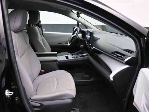 Certified 2025 Toyota Sienna LE image 25