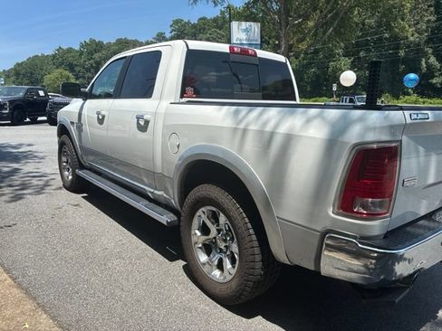 Used 2018 RAM 1500 Laramie w/ Convenience Group AWD/4WD image 3