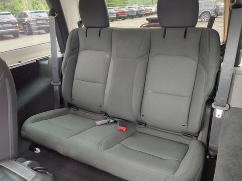 Used 2022 Jeep Wrangler Sport AWD/4WD image 18