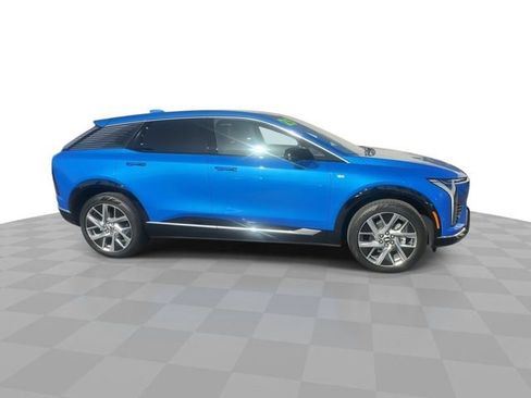 Used 2025 Cadillac Optiq Luxury 1 AWD/4WD image 5