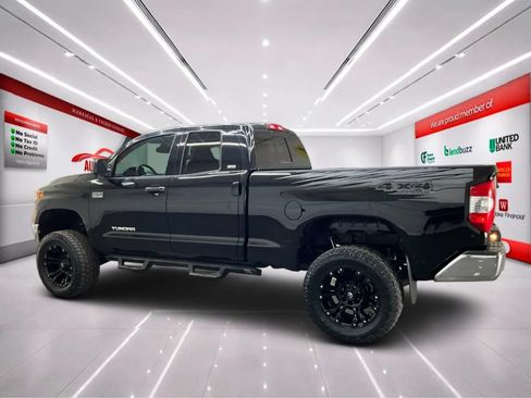 Used 2018 Toyota Tundra SR5 w/ SR5 Upgrade Package AWD/4WD image 4