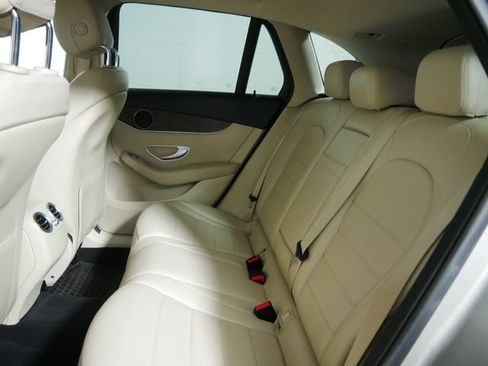 Used 2022 Mercedes-Benz GLC 300 4MATIC image 18