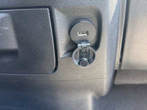 Used 2014 RAM 1500 Laramie RWD image 42