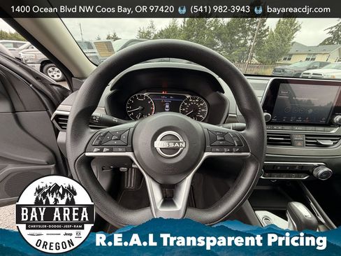 Used 2024 Nissan Altima 2.5 SV FWD image 14