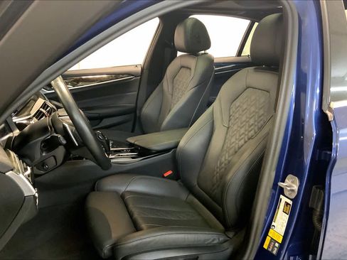 Certified 2023 BMW 530e xDrive w/ Premium Package image 7