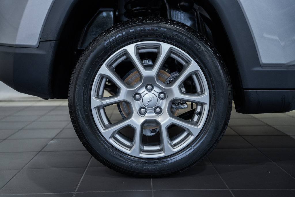 Certified 2022 Jeep Compass Latitude AWD/4WD image 13