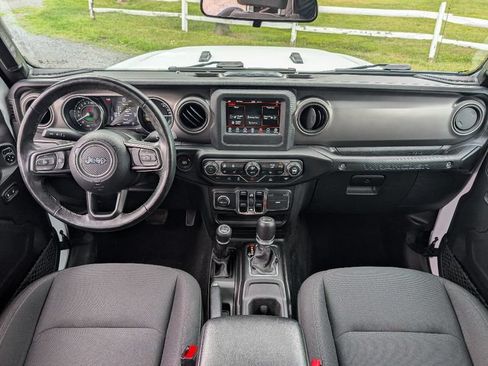 Used 2023 Jeep Wrangler Unlimited w/ Cold Weather Group AWD/4WD image 35