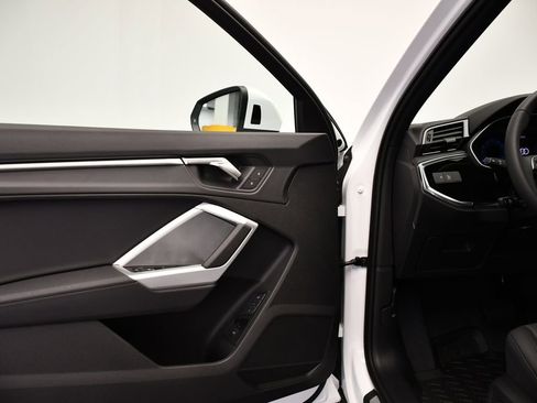 Used 2025 Audi Q3 2.0T Premium w/ Convenience Package image 33