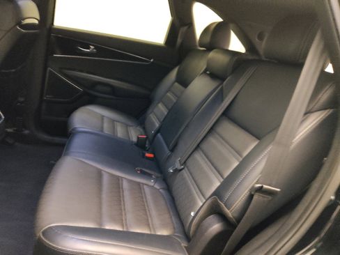Used 2017 Kia Sorento SX image 18