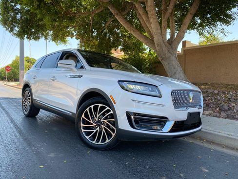 Used 2019 Lincoln Nautilus Reserve FWD image 2