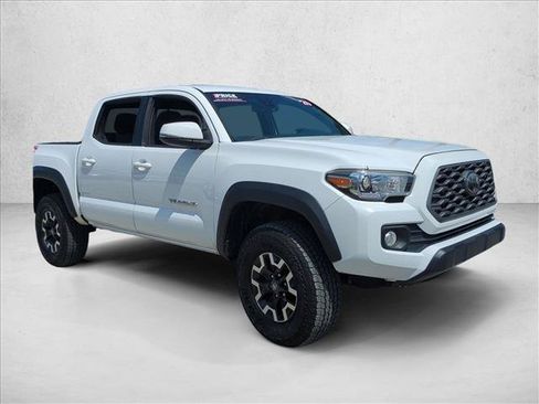 Certified 2020 Toyota Tacoma TRD Off-Road AWD/4WD image 3