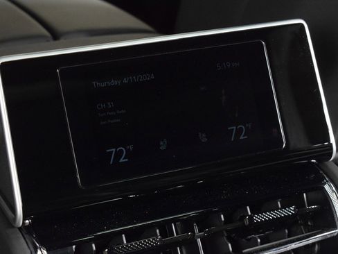 New 2024 Bentley Bentayga Extended Wheelbase image 22