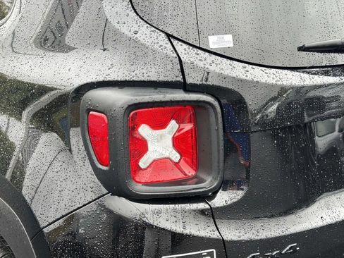 Used 2023 Jeep Renegade Altitude w/ Sun/Sound Group image 12