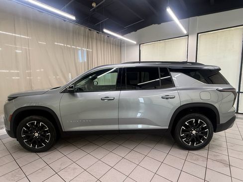 Certified 2025 Chevrolet Traverse LT w/ Sun and Wheel Package AWD/4WD image 9