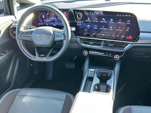 Used 2024 Chevrolet Equinox EV RS image 18