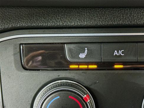 Used 2018 Volkswagen Atlas SE image 12