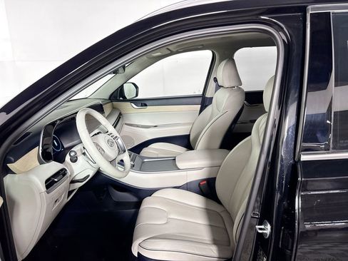 Used 2023 Hyundai Palisade Limited w/ Cargo Package image 11