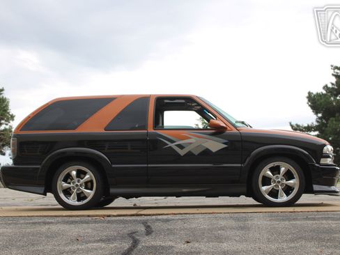 Used 2001 Chevrolet Blazer Xtreme w/ Preferred Equipment Group RWD image 30