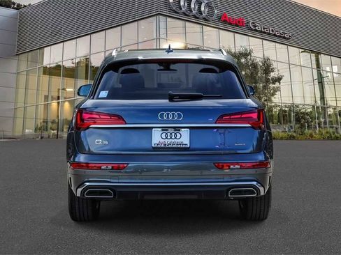 Used 2023 Audi Q5 2.0T Premium w/ Convenience Package image 3