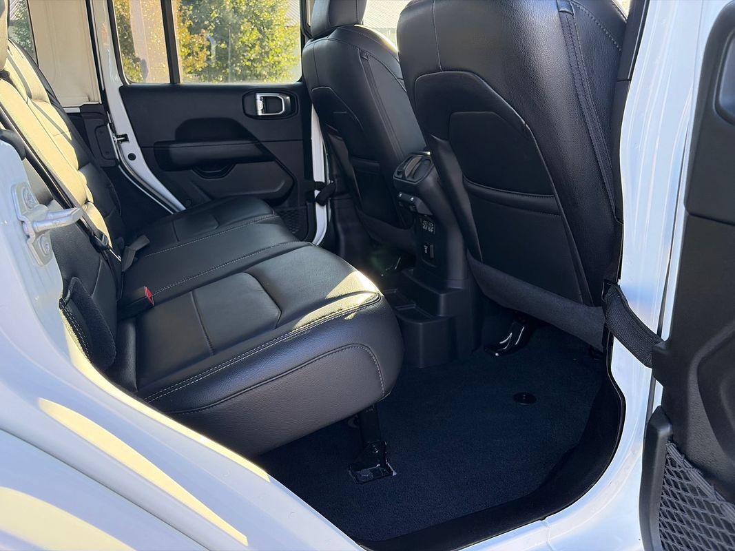 Used 2021 Jeep Wrangler Unlimited Sahara w/ Uconnect 4C Nav & Sound Group AWD/4WD image 12