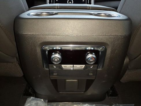 New 2026 GMC Yukon Elevation image 11