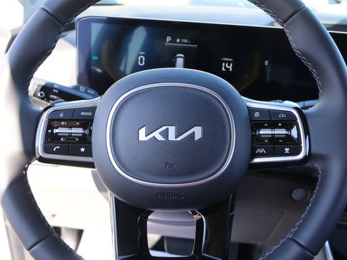 New 2026 Kia Carnival EX image 32