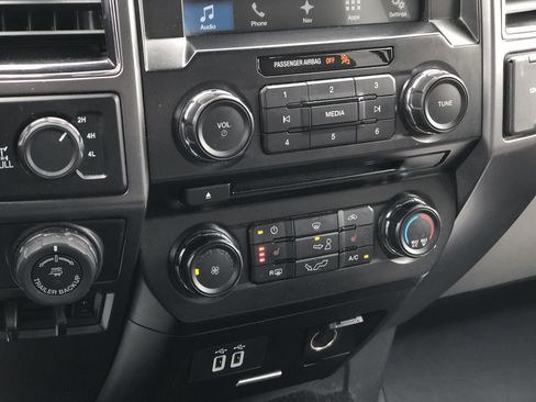 Used 2017 Ford F150 XLT w/ Equipment Group 302A Luxury image 22