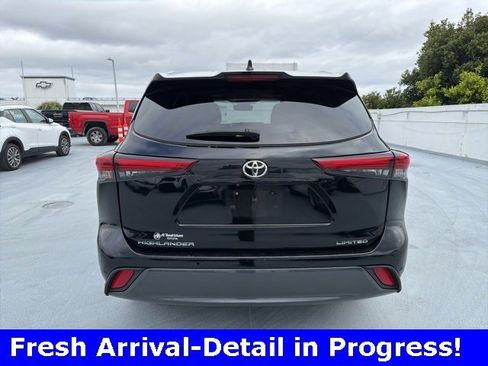 Used 2023 Toyota Highlander Limited image 25