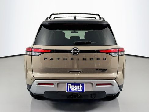 Used 2024 Nissan Pathfinder Platinum w/ Black Appearance Package AWD/4WD image 6