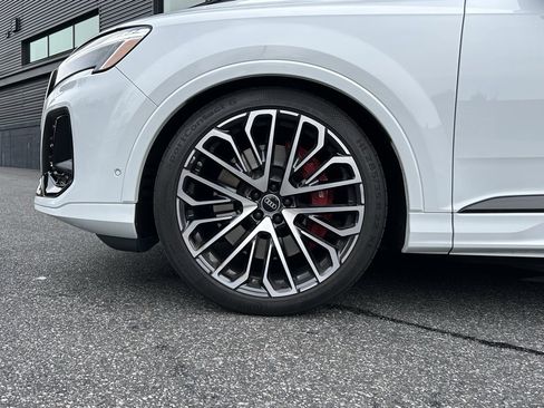 Used 2025 Audi SQ7 Prestige image 14