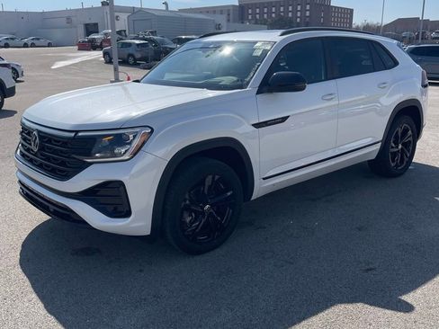 Certified 2025 Volkswagen Atlas Cross Sport SEL R-Line image 2