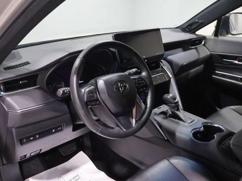 Used 2021 Toyota Venza XLE w/ Softex Package AWD/4WD image 16