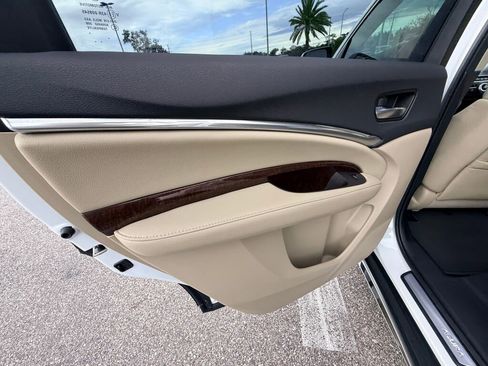 Used 2018 Acura MDX FWD image 17