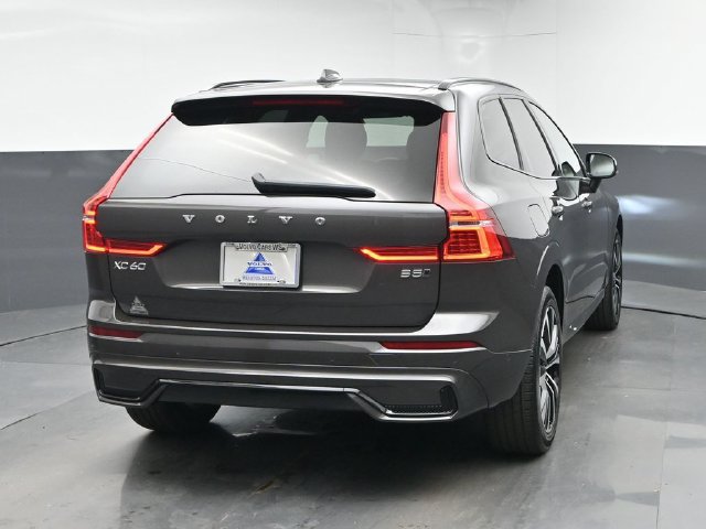 Used 2023 Volvo XC60 B5 Plus w/ Climate Package AWD/4WD image 8