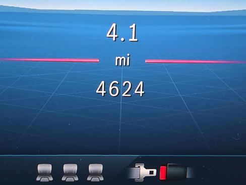 Used 2025 Mercedes-Benz GLC 300 image 10