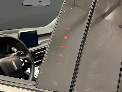 Used 2022 Lincoln Corsair AWD w/ Premium Package image 40