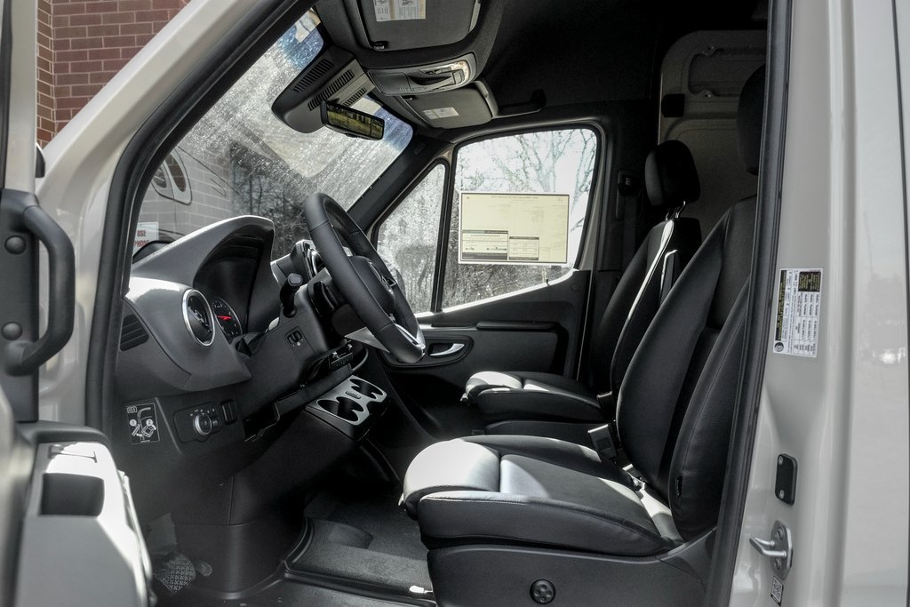 Used 2026 Mercedes-Benz Sprinter 2500 image 12