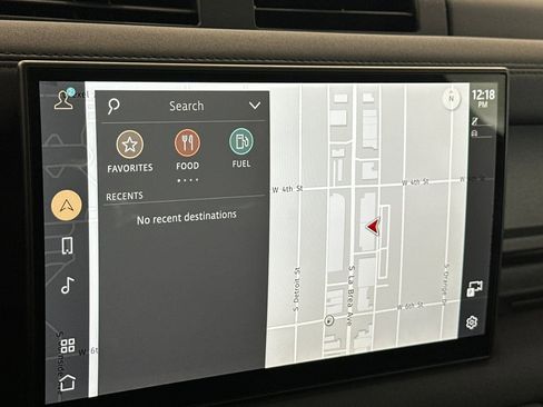 Used 2025 Land Rover Defender 110 S image 21