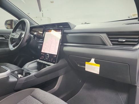 New 2026 GMC Terrain Elevation w/ Technology Package II FWD image 34