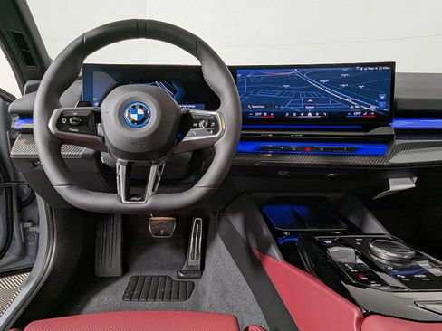 New 2026 BMW i5 eDrive40 image 16