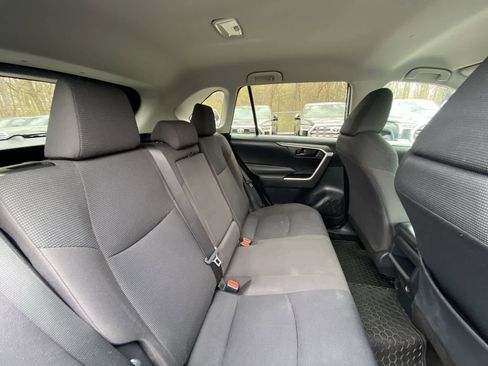 Used 2019 Toyota RAV4 LE w/ All Weather Liner Package AWD/4WD image 23