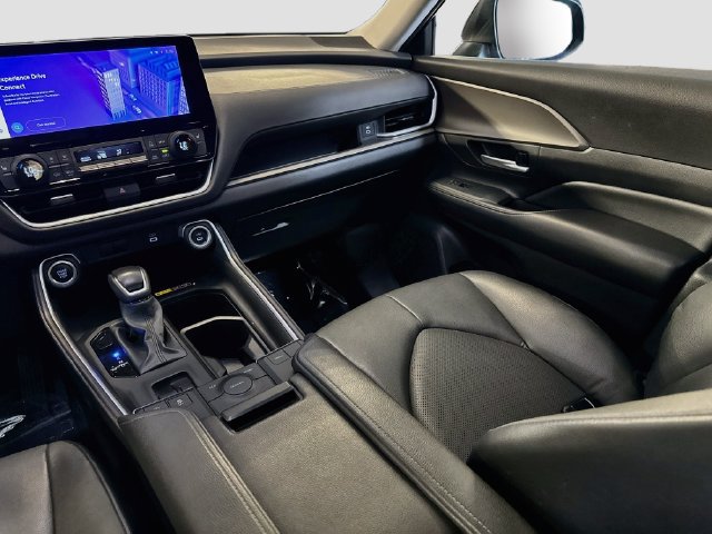 Used 2025 Toyota Grand Highlander FWD image 24