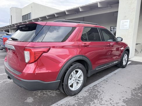 Used 2024 Ford Explorer XLT w/ Class IV Trailer Tow Package RWD image 4