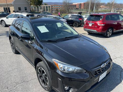 Used 2023 Subaru Crosstrek 2.0i Premium image 17